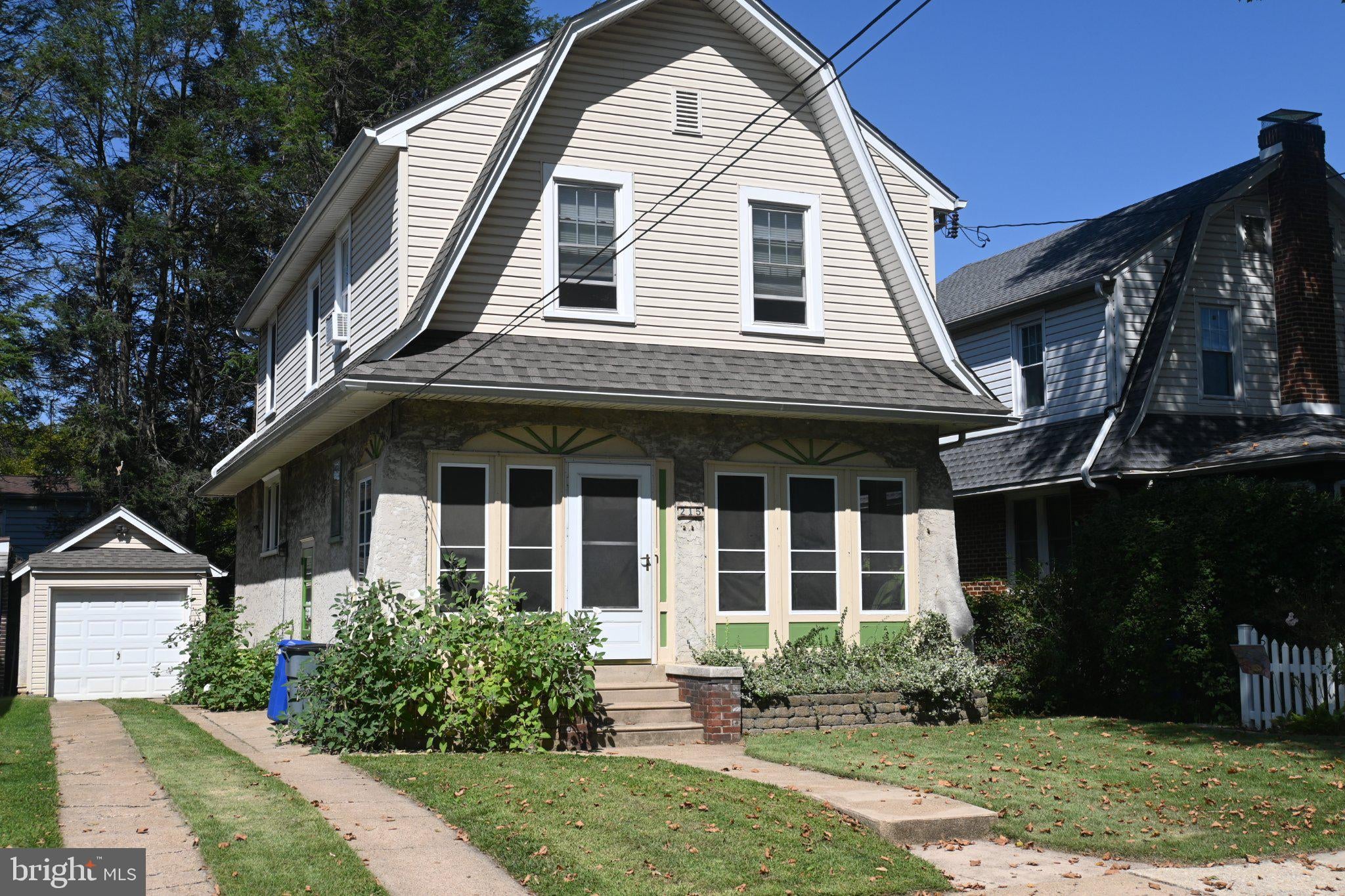 215 W DUPONT STREET