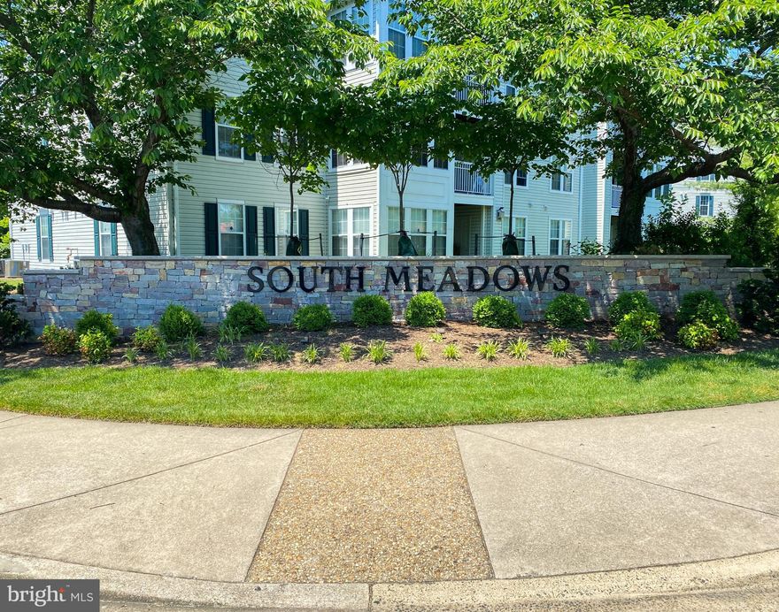 Check out this beautiful Condo unit which boasts 2 Bedrooms with a large master with space for a king size bed, and 2 Full Baths, with a nice open concept, lots of light in the dining area, and a balcony to let some of the outdoor in!  This unit has been updated with recessed lighting, a kitchen breakfast counter.   There is an amazing kitchen for the cooker with upgrades and stainless!  Breakfast bar, and  Lots of light in this home! Not only is this a beautiful unit it is within walking distance to a plethora of shopping and eating locations!  Public transportation is nearby and a stone's throw to the City! The community offers a pool!