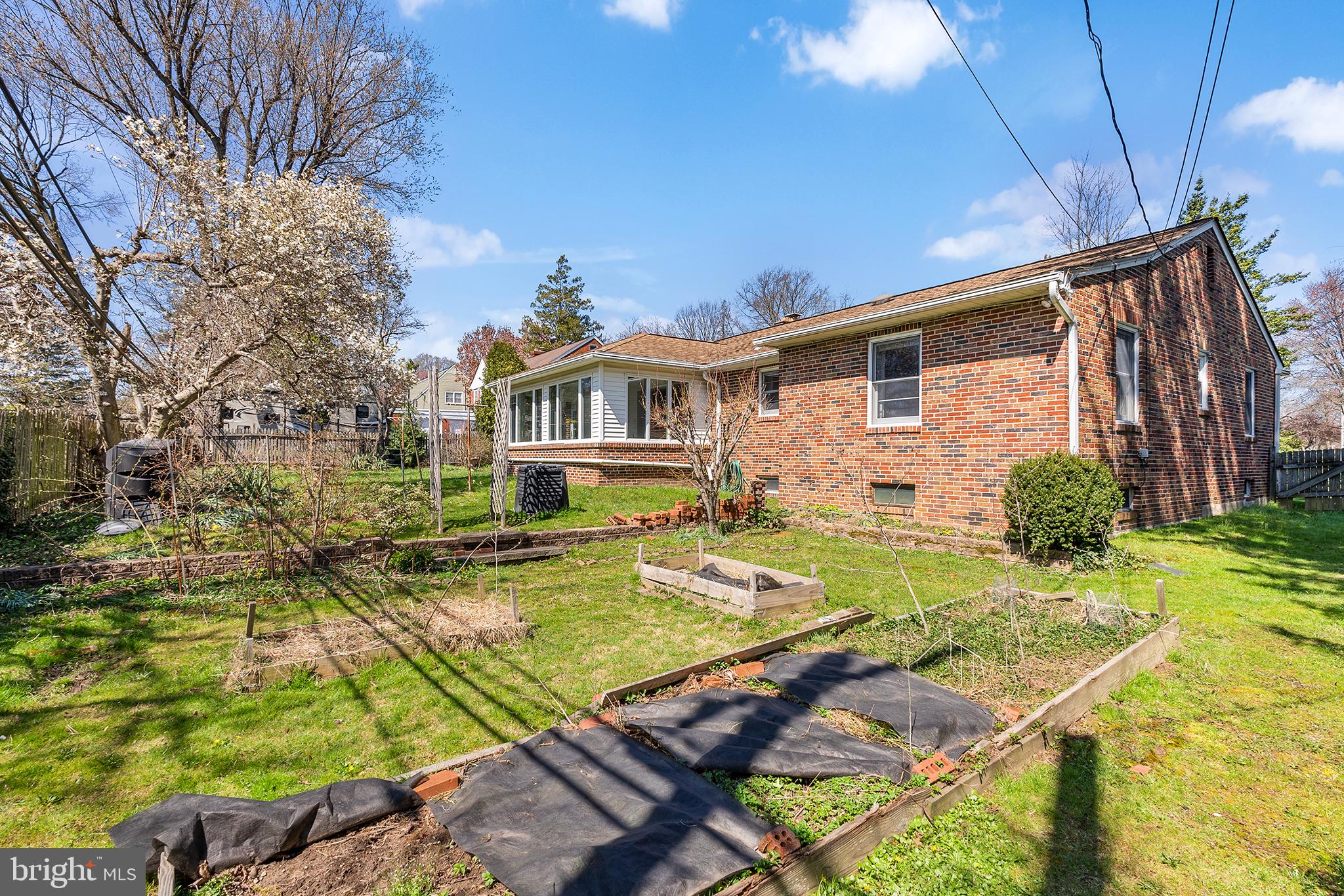 HUNTINGDON VALLEY - Residential