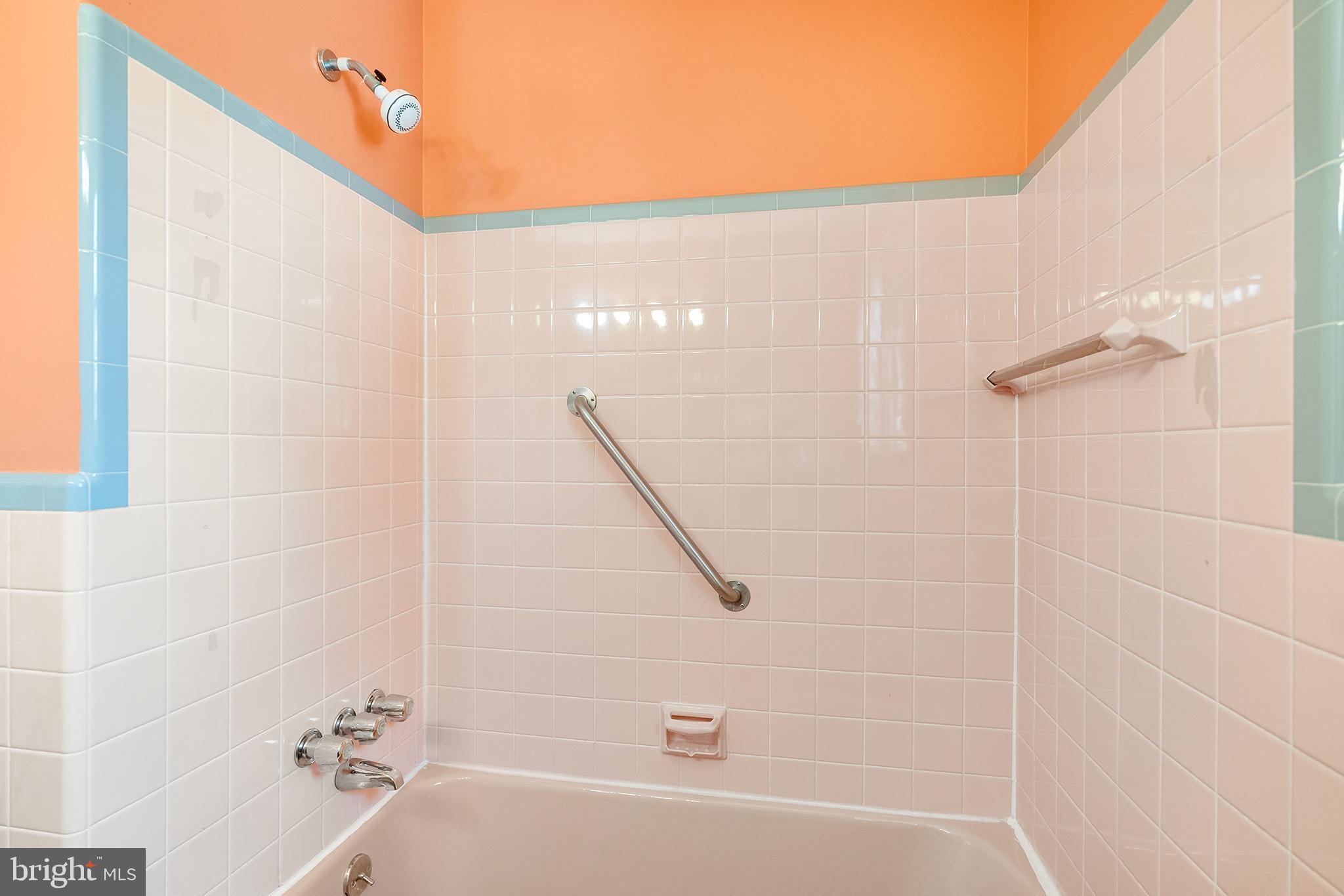 HUNTINGDON VALLEY - Residential