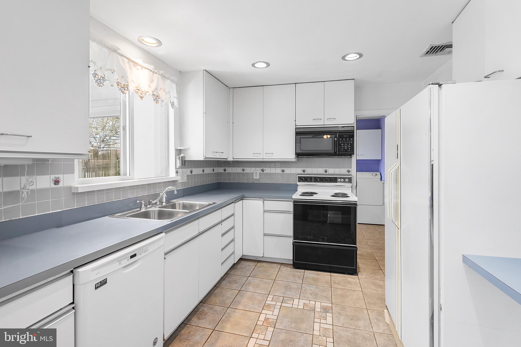 HUNTINGDON VALLEY - Residential