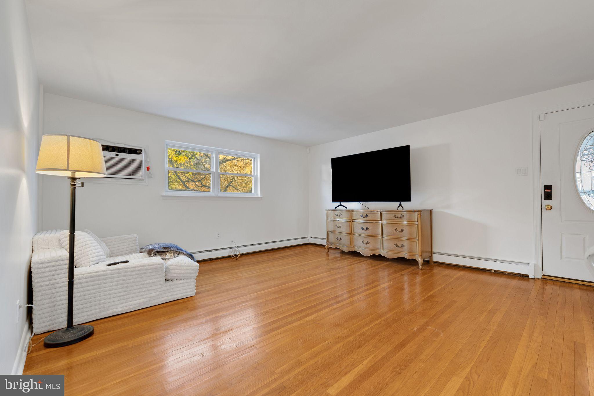 ROXBOROUGH - Residential