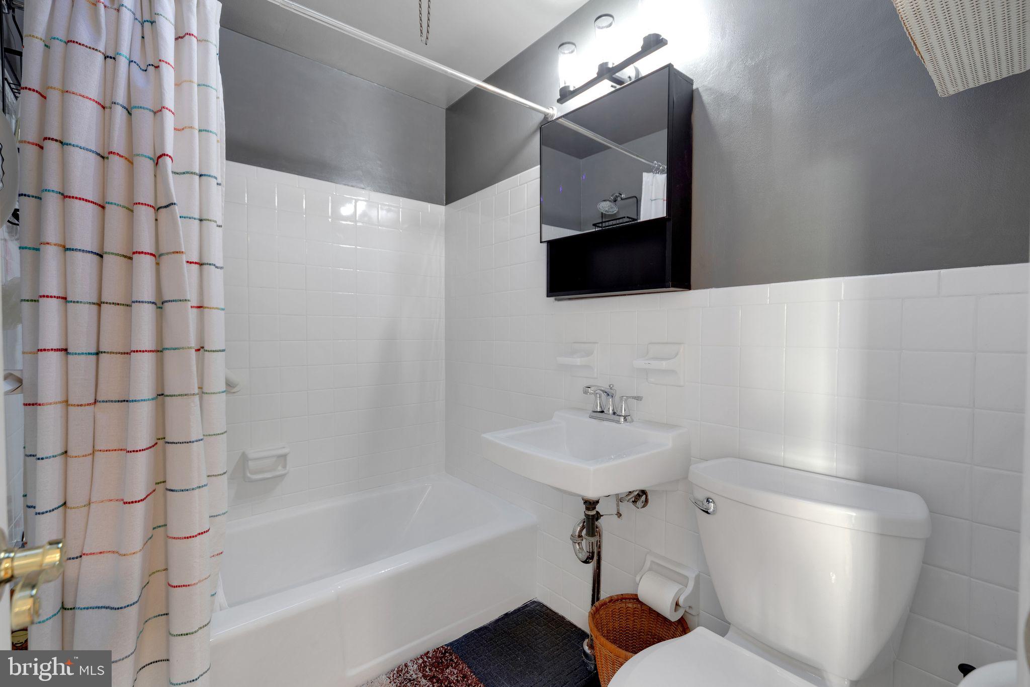 ROXBOROUGH - Residential