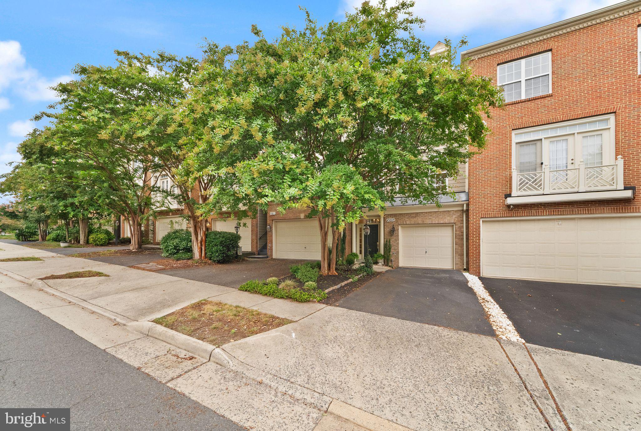 43809 LEES MILL SQUARE