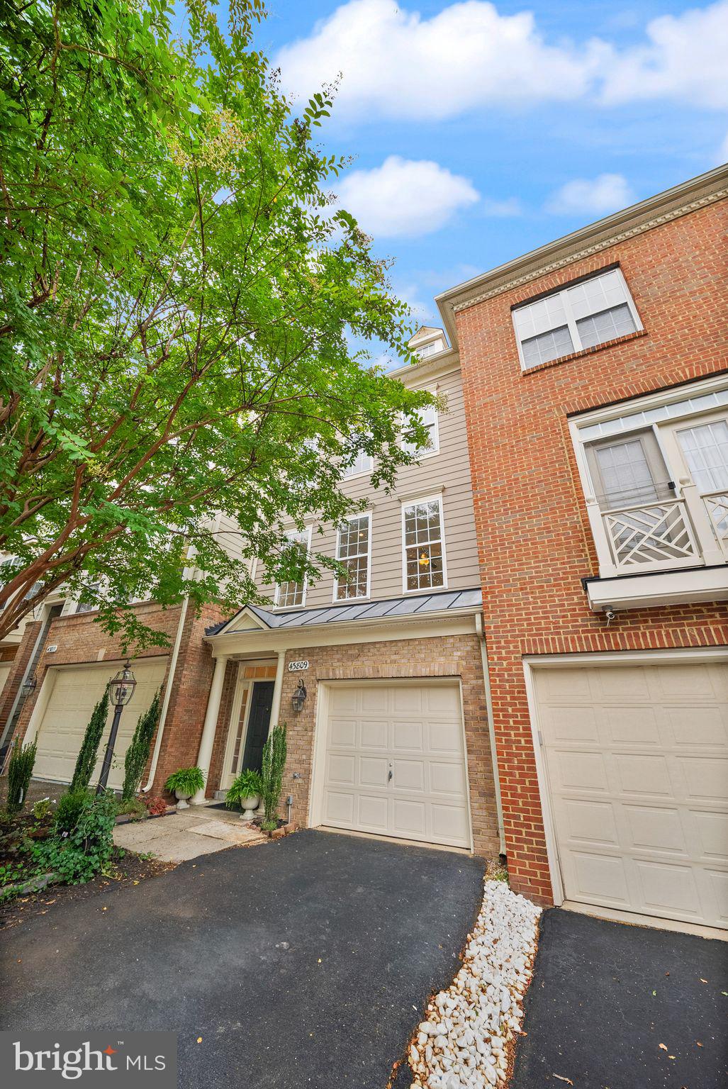 43809 LEES MILL SQUARE