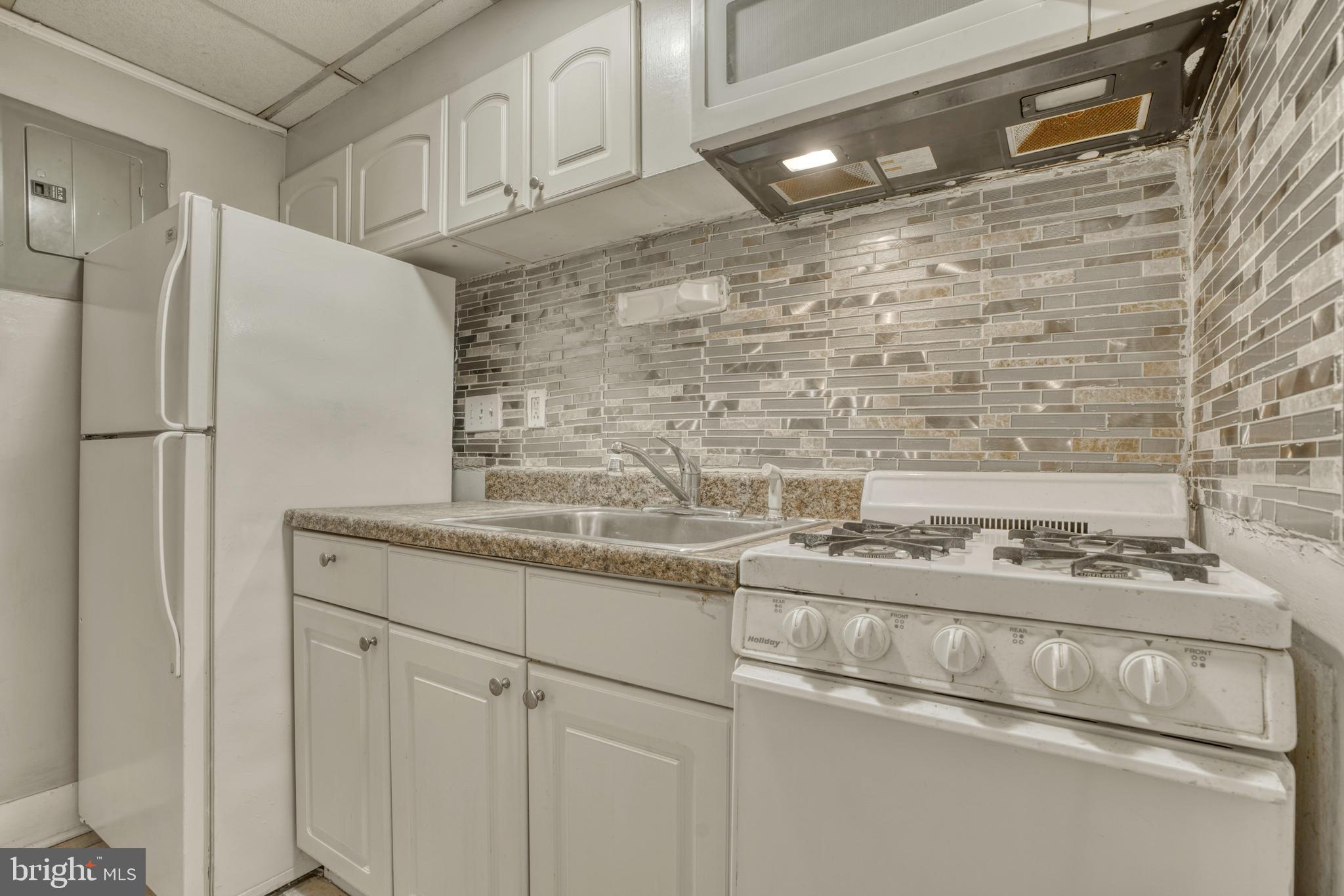 MOUNT VERNON PLACE HISTORIC DISTRICT - Residential Lease