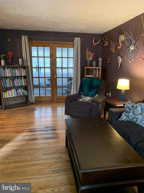 TWIN OAKS - Residential