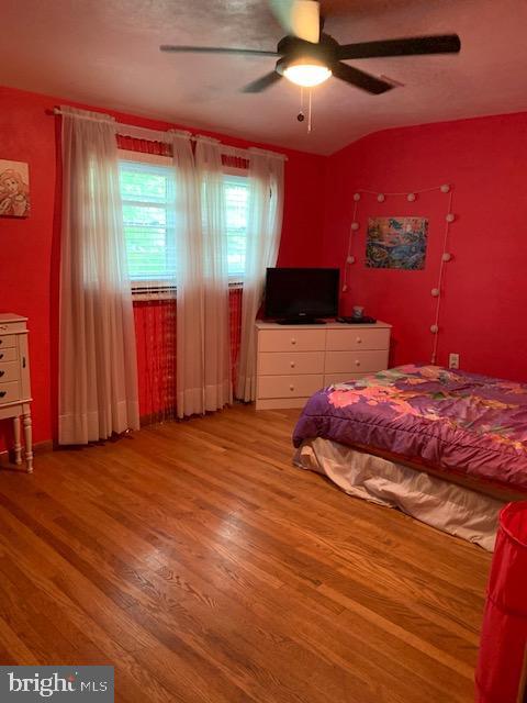 TWIN OAKS - Residential