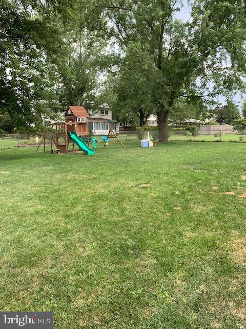 TWIN OAKS - Residential