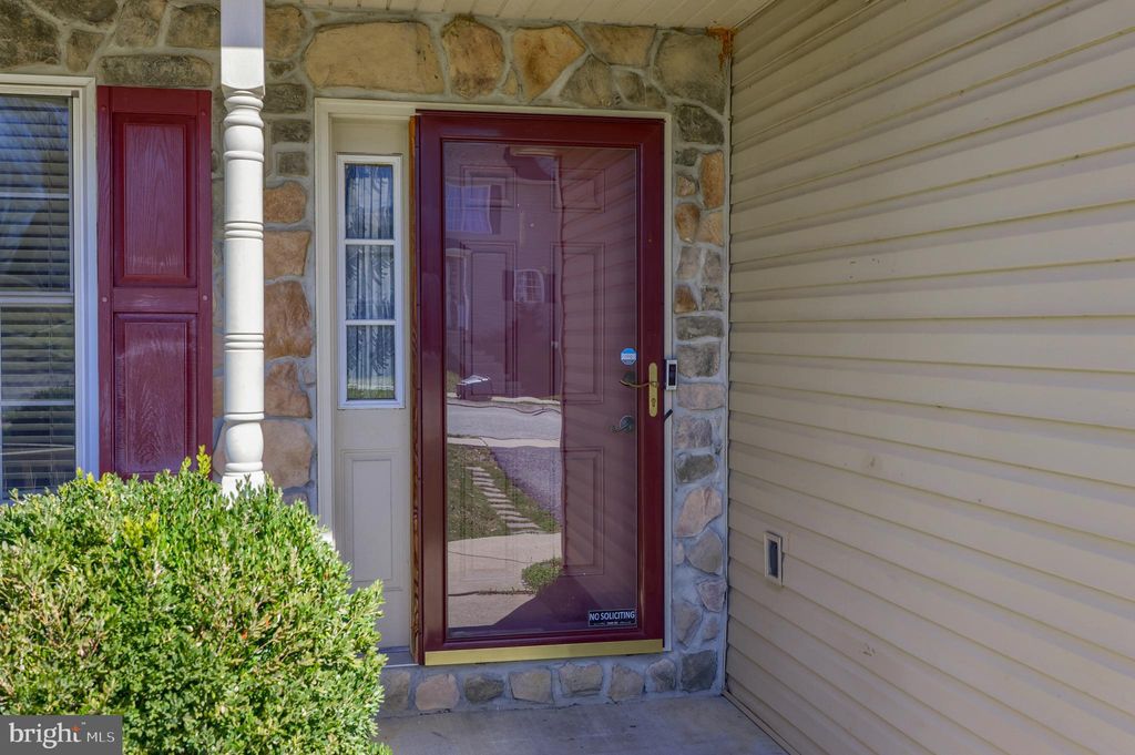 Photo of 1098 Sterling Place, Lancaster, PA 17603 (MLS # PALA2048098)