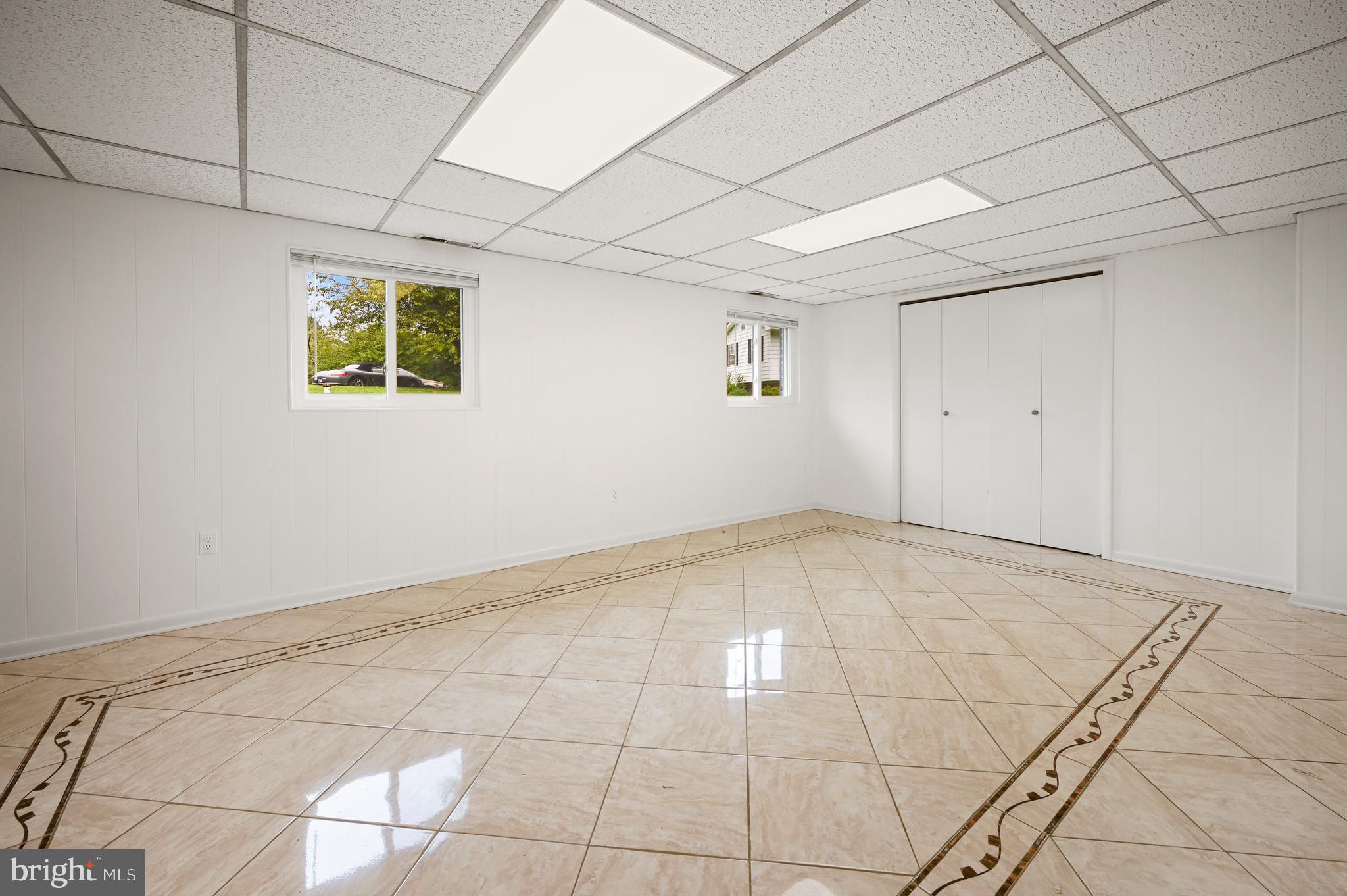 ROLLING HILLS - Residential Lease