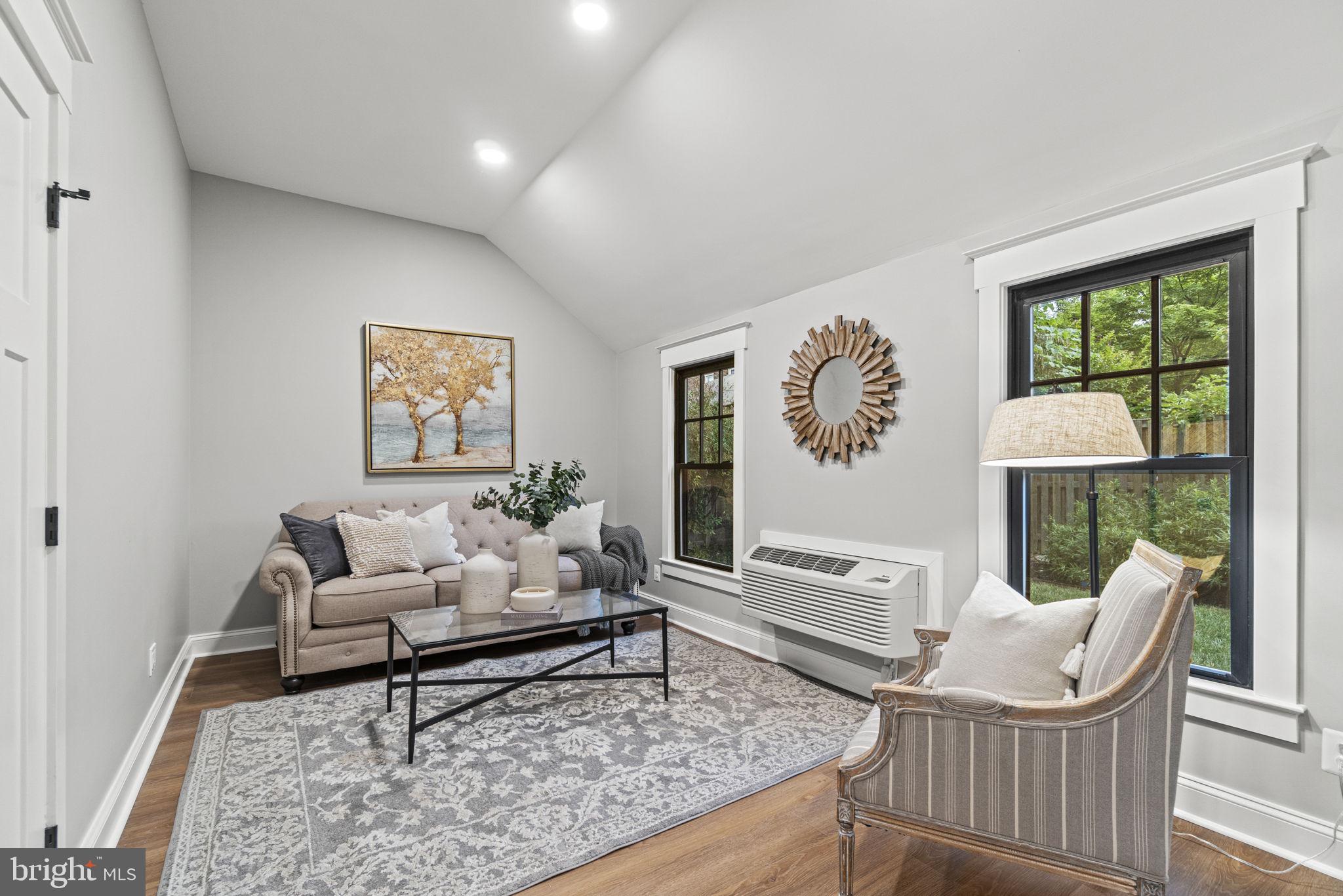 DEL RAY - Residential