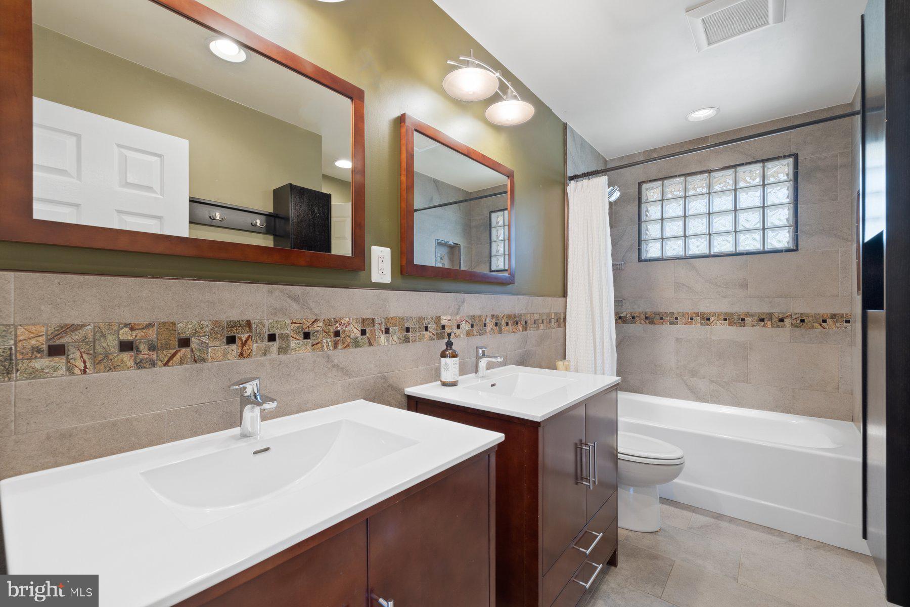 LAKEWOOD HILLS - Residential