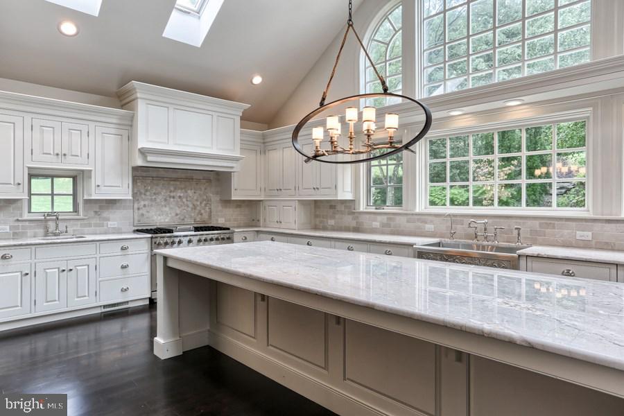 DEER CHASE ESTATES - Residential