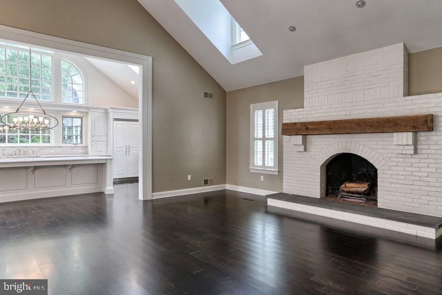 DEER CHASE ESTATES - Residential