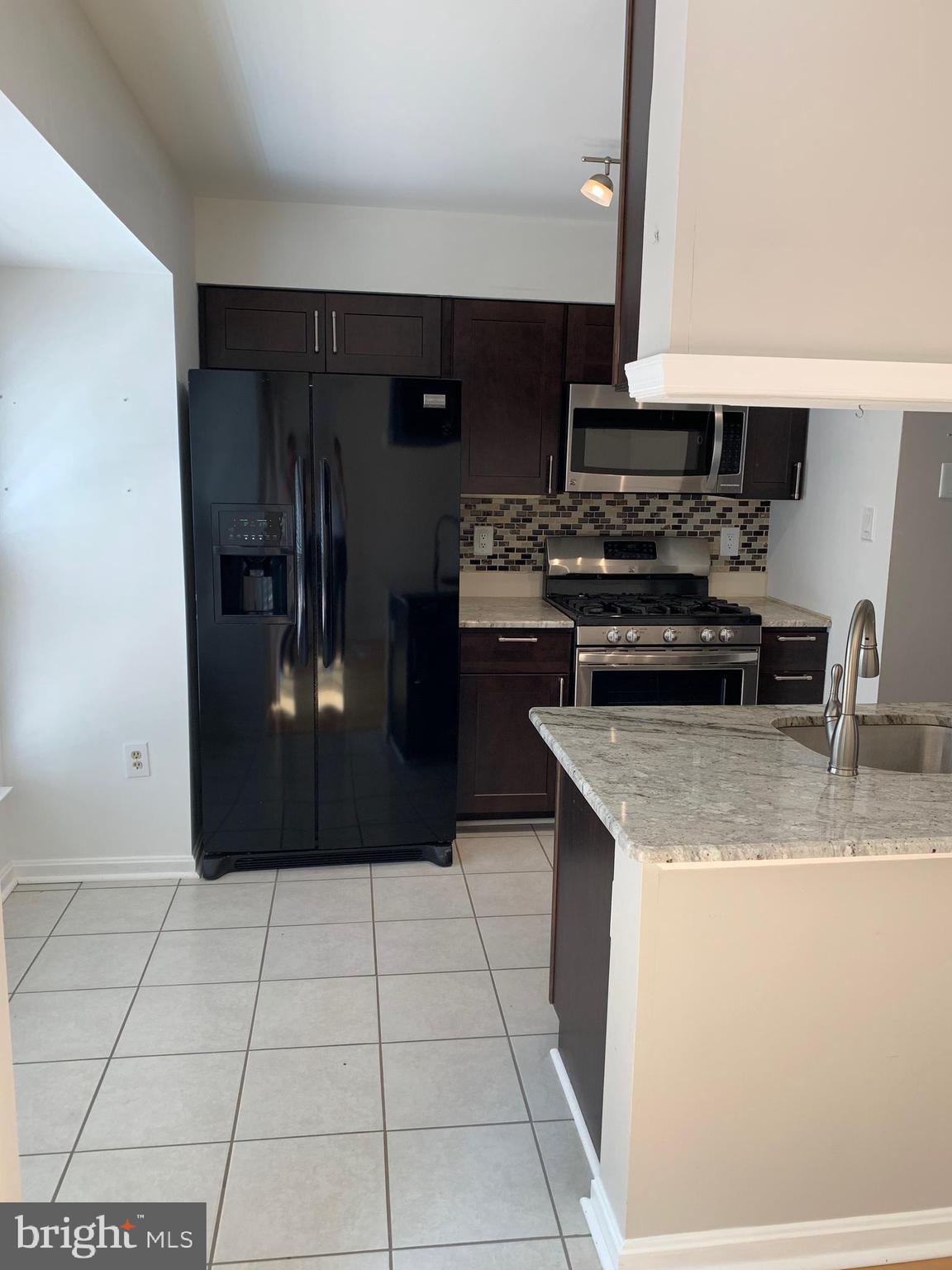 WOODGATE MANOR - Residential Lease