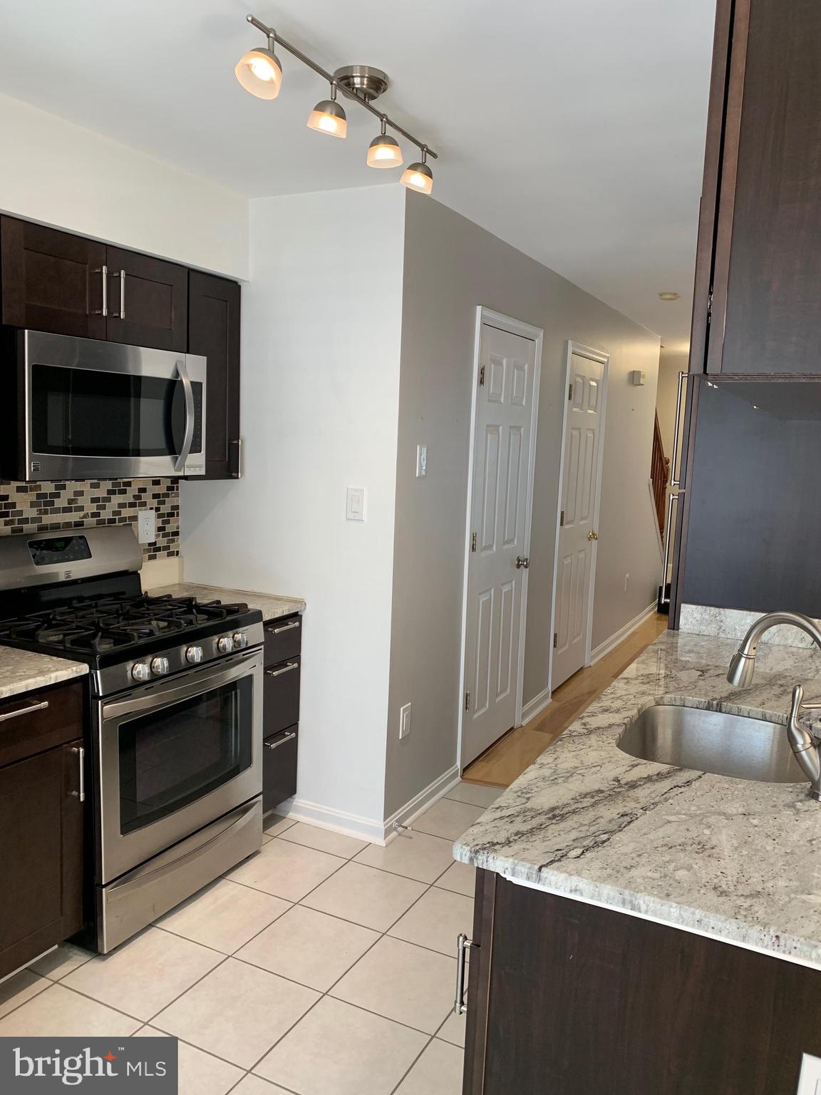 WOODGATE MANOR - Residential Lease