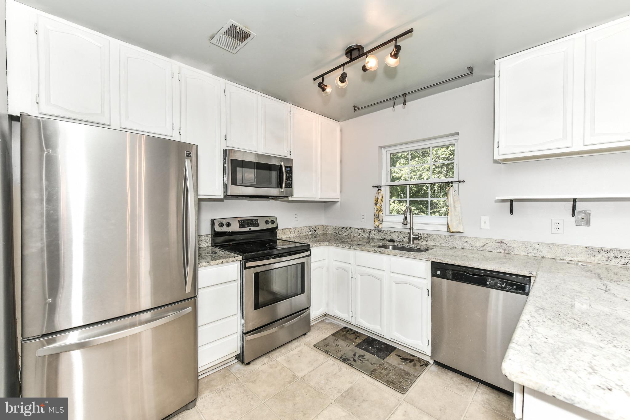 FRANKLIN FARM - Residential Lease