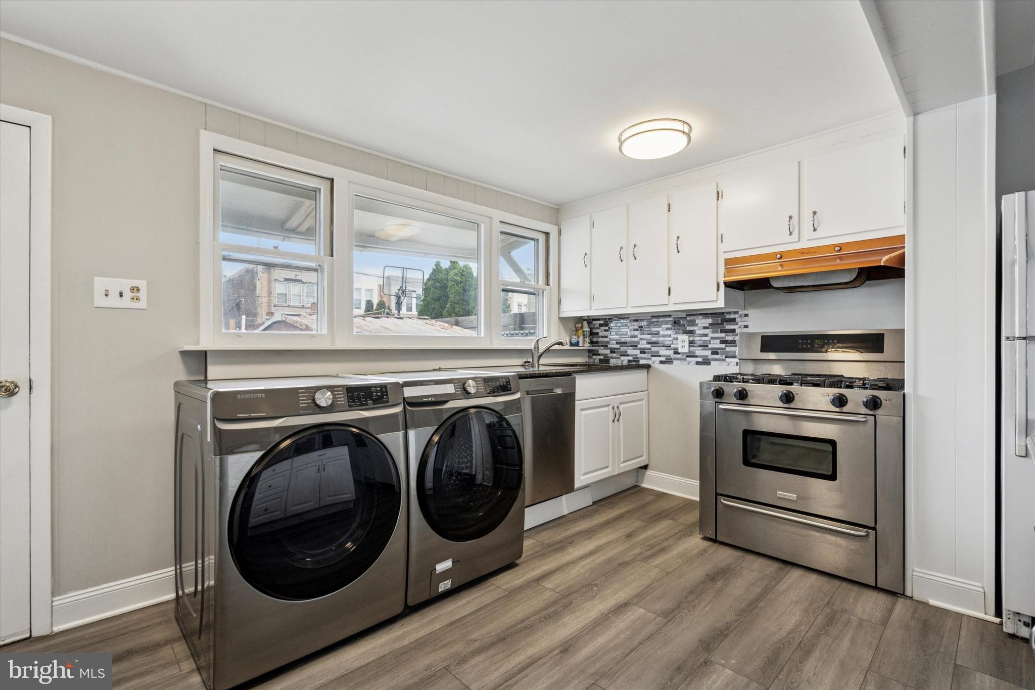 PORT RICHMOND - Residential