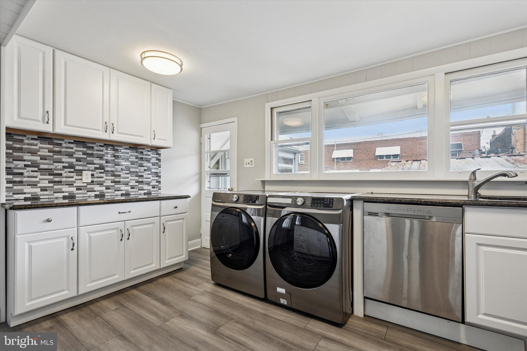 PORT RICHMOND - Residential