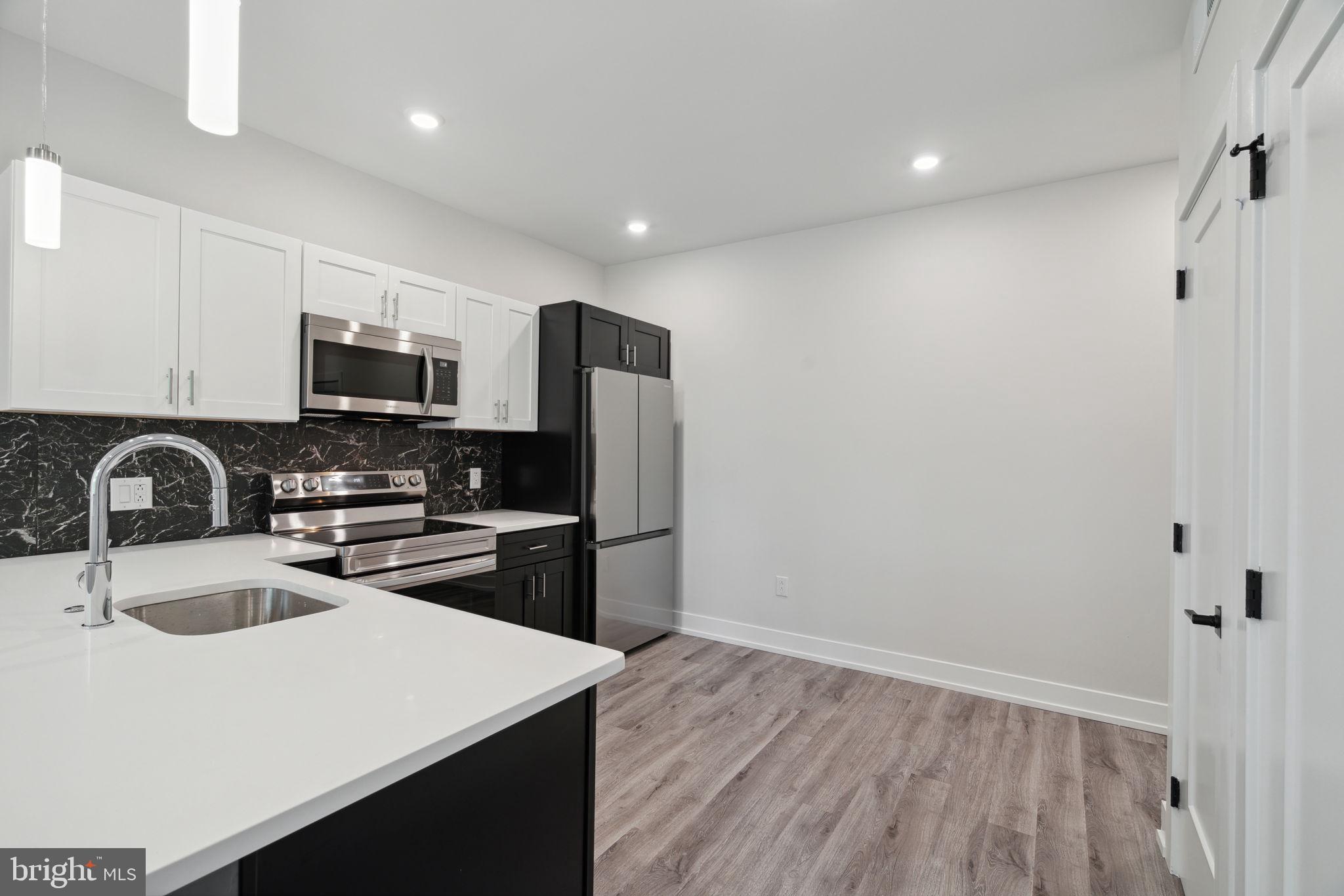 6144 GERMANTOWN AVENUE C11