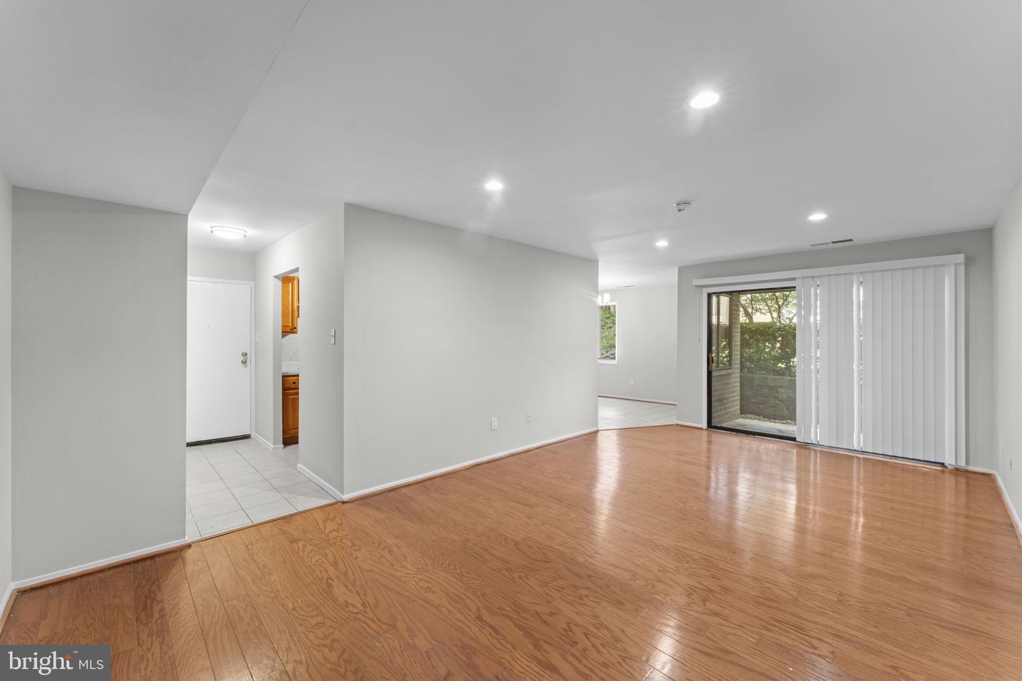 JEFFERSON MEWS - Residential