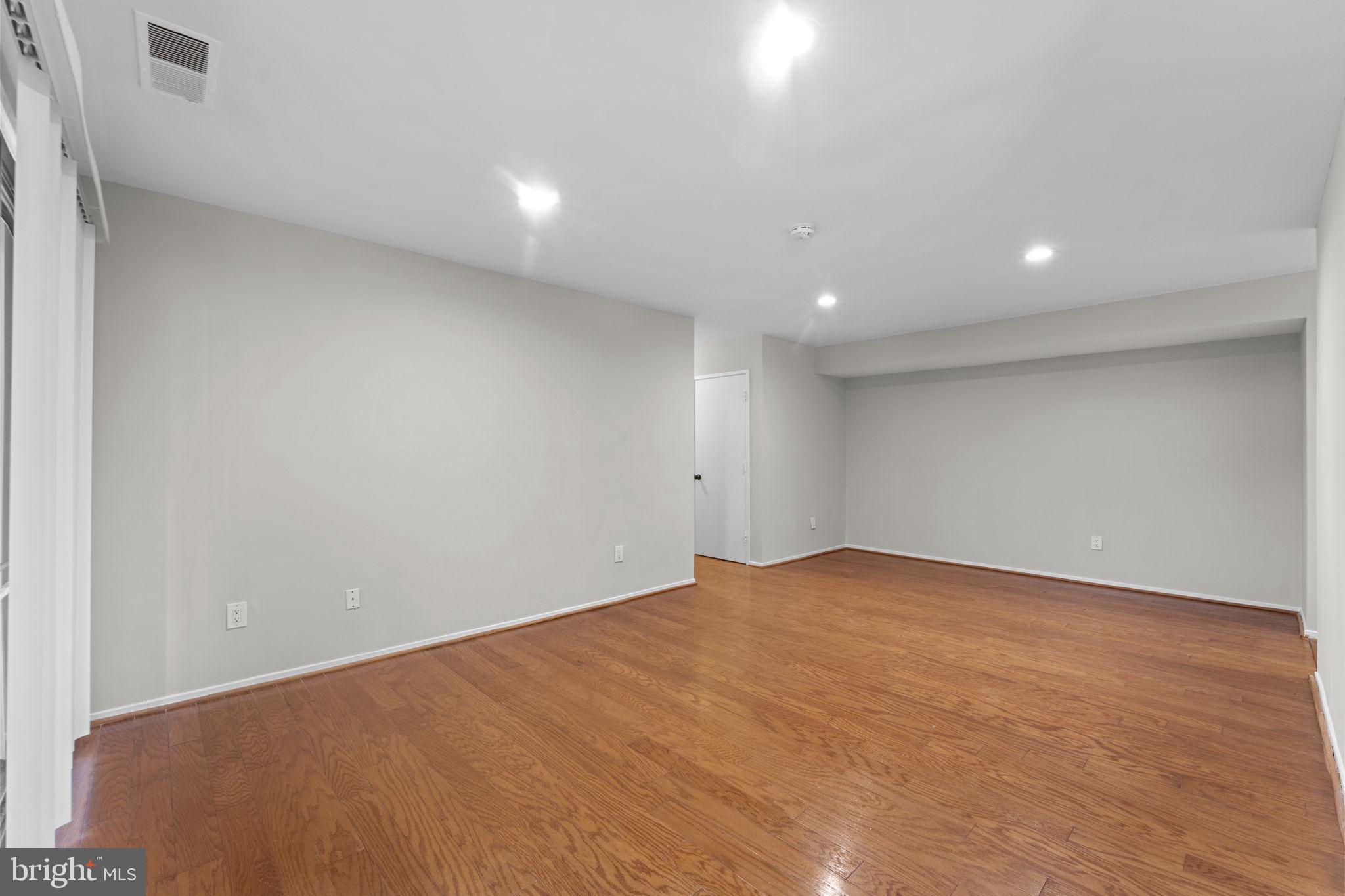 JEFFERSON MEWS - Residential