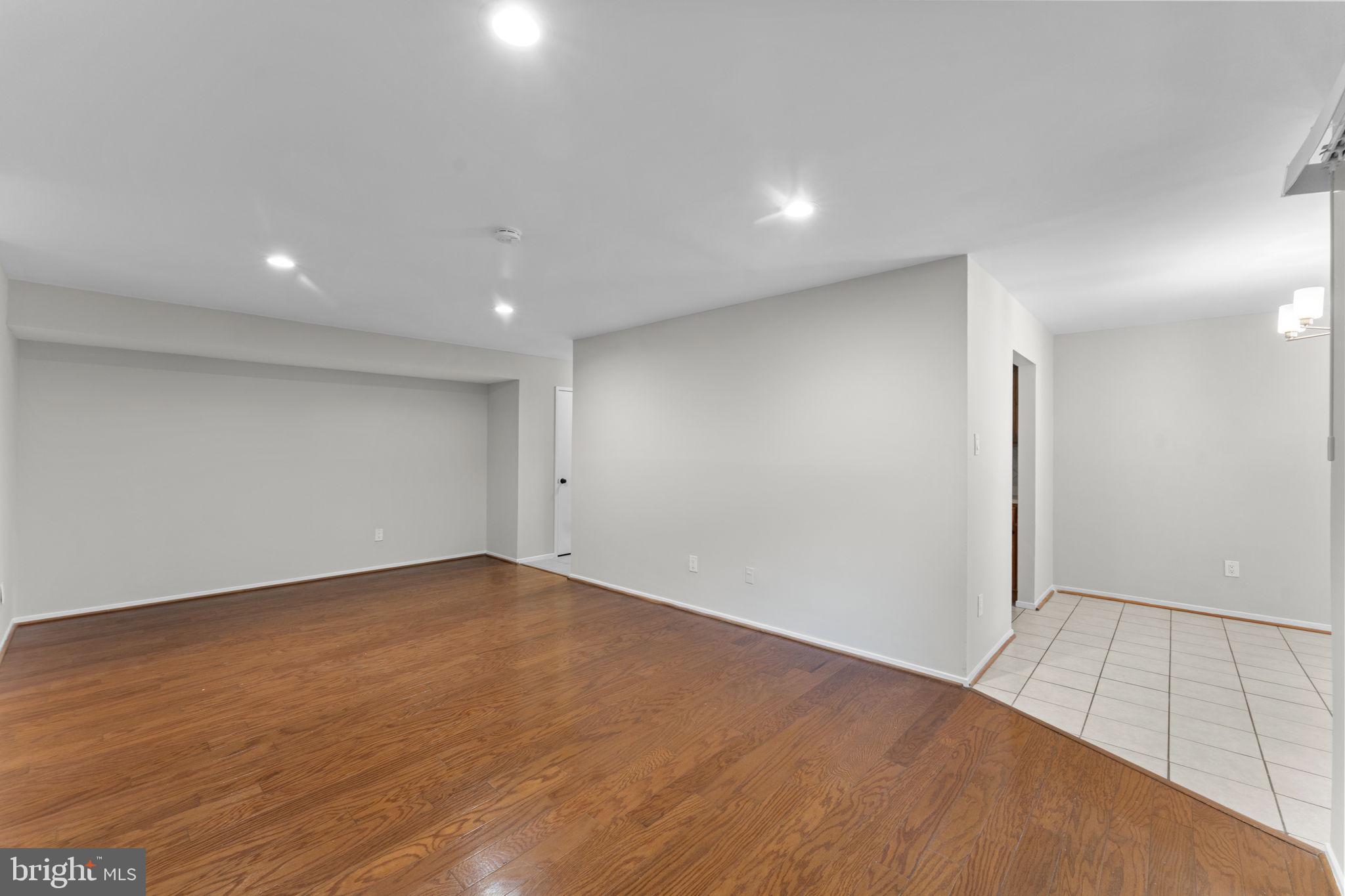 JEFFERSON MEWS - Residential