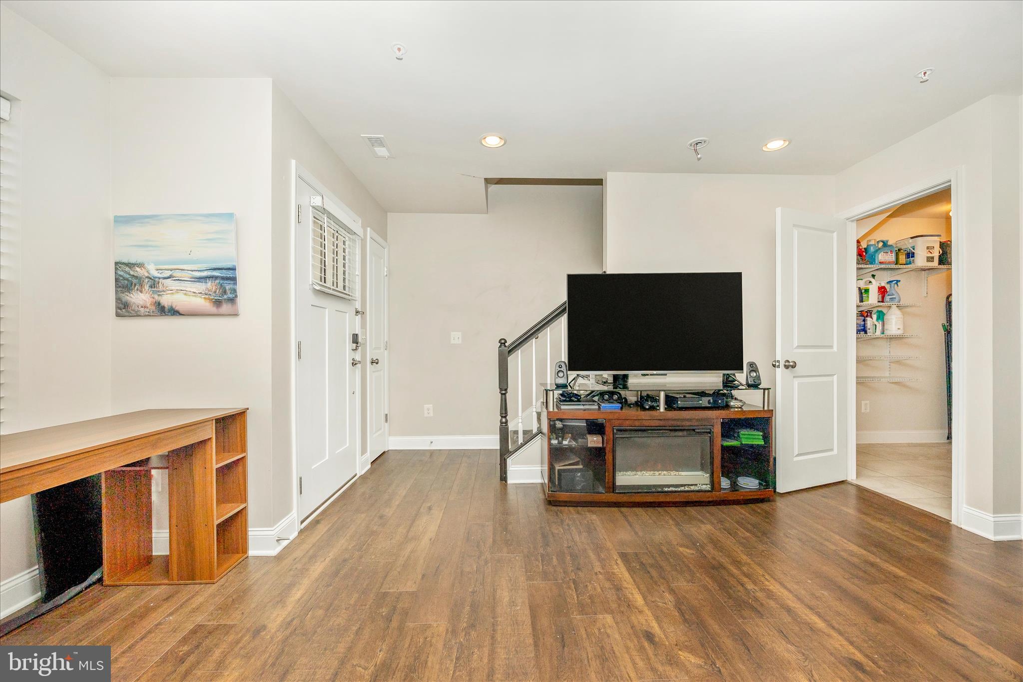 WESTVIEW SOUTH - Residential