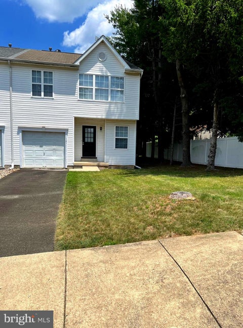Townhouse For Sale - 101 Hickory Hollow Circle<br/> Bucks County, WARRINGTON, PA 18976