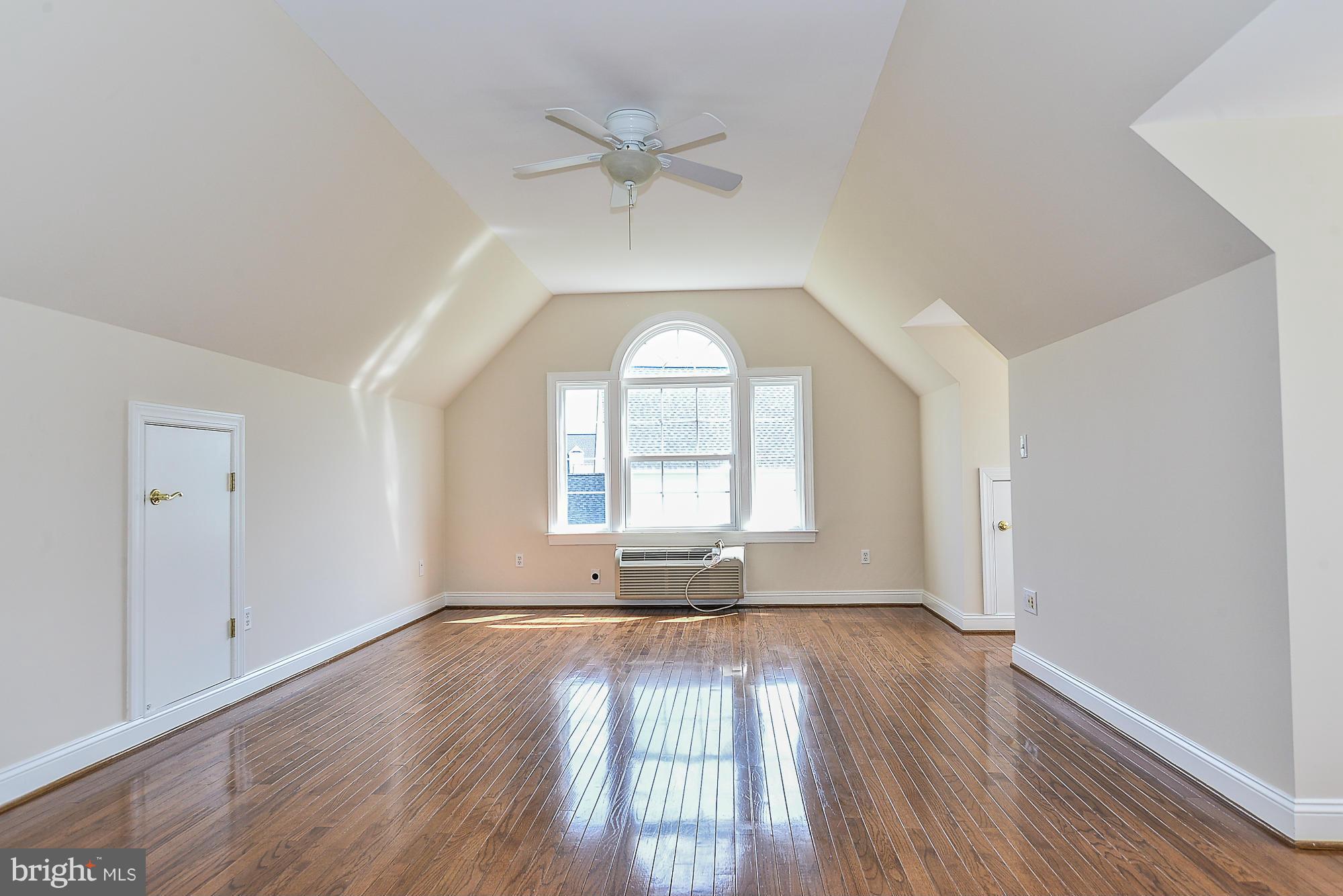 JOHN LEARY - Residential