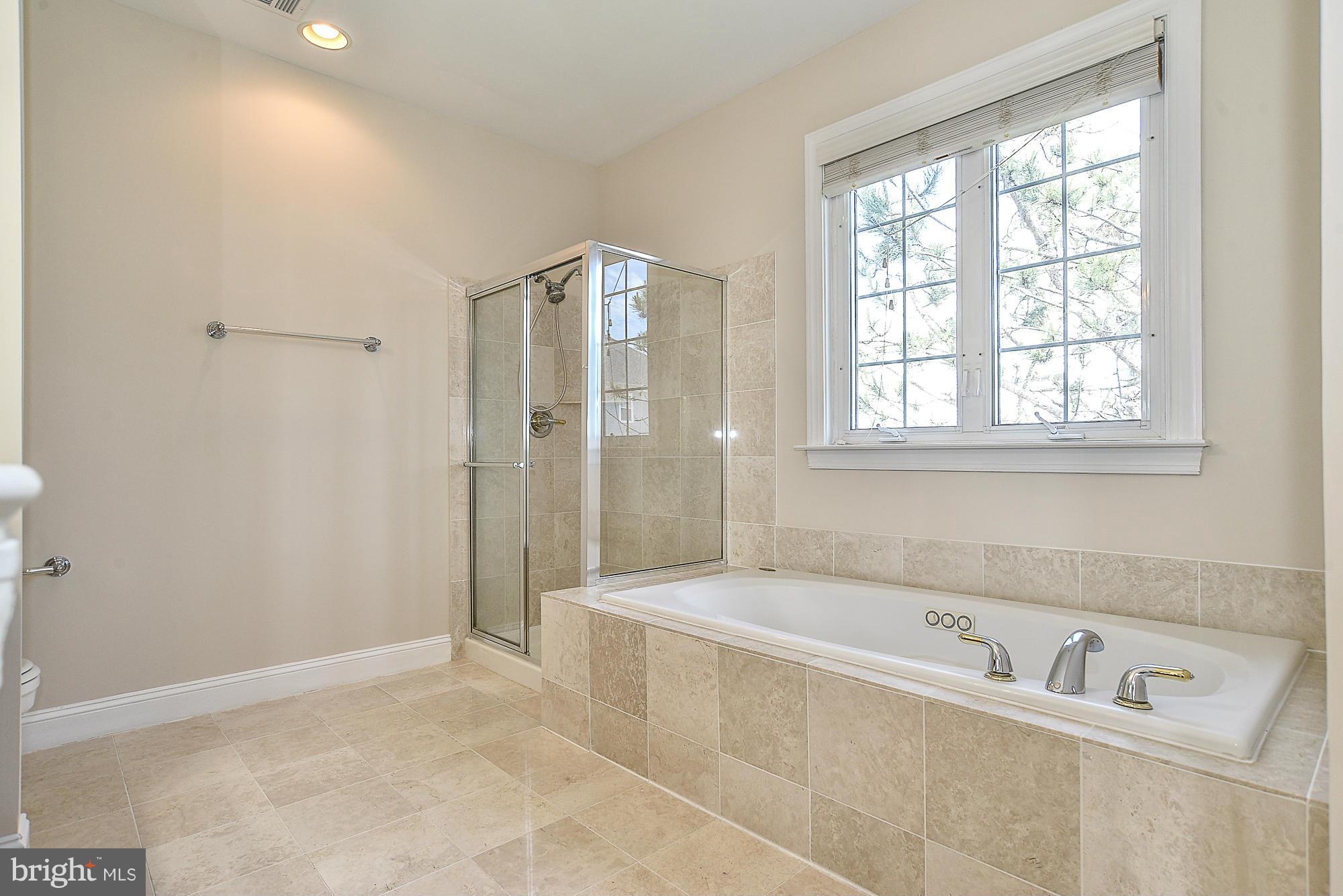 JOHN LEARY - Residential