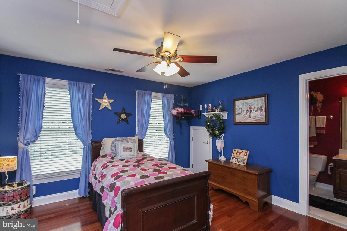 WATERLOO FARMS - Farm