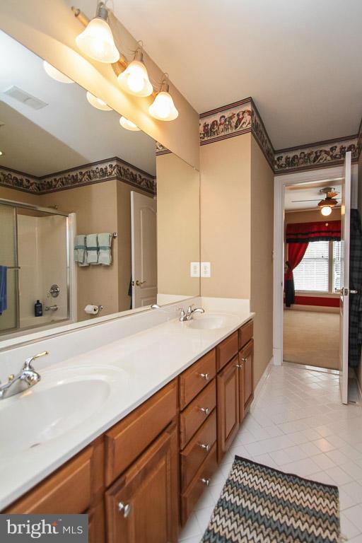 WATERLOO FARMS - Farm