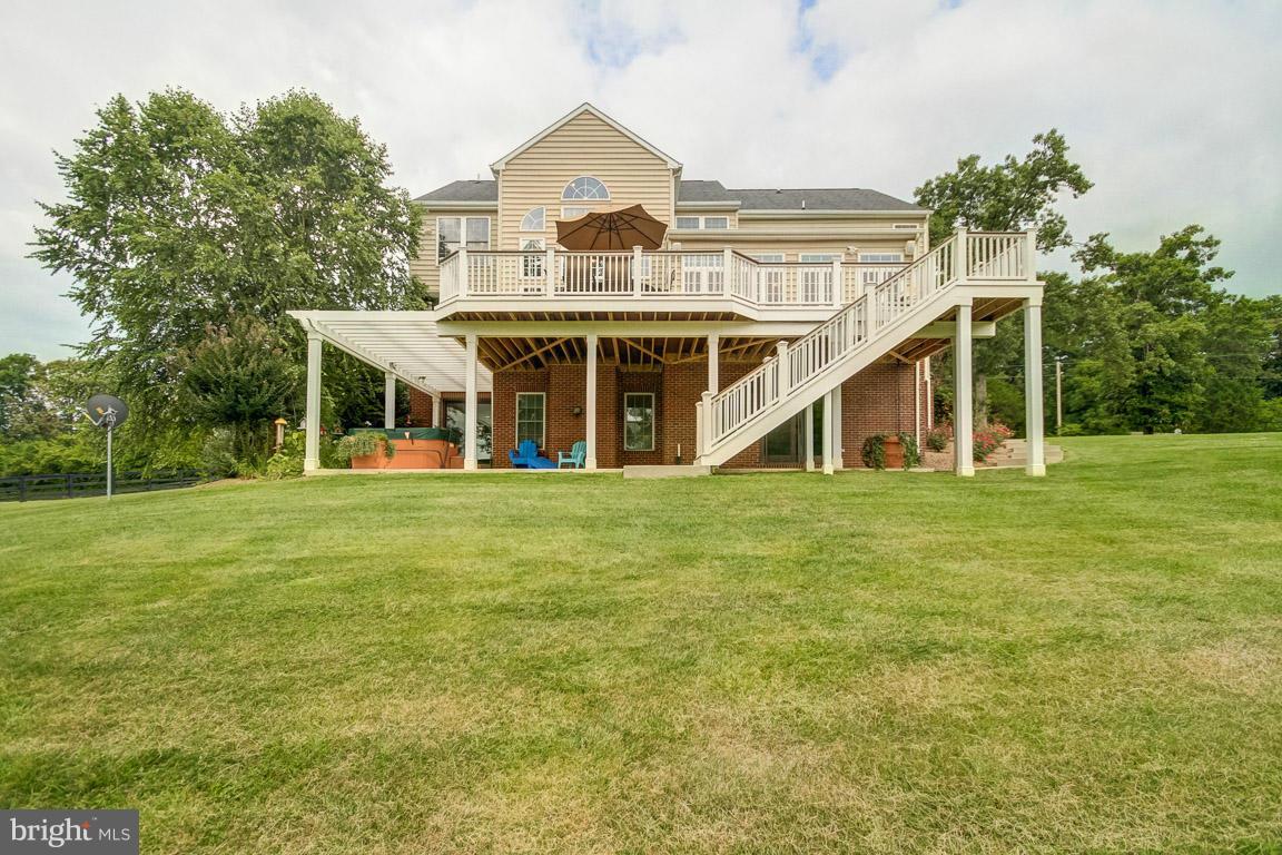 WATERLOO FARMS - Farm