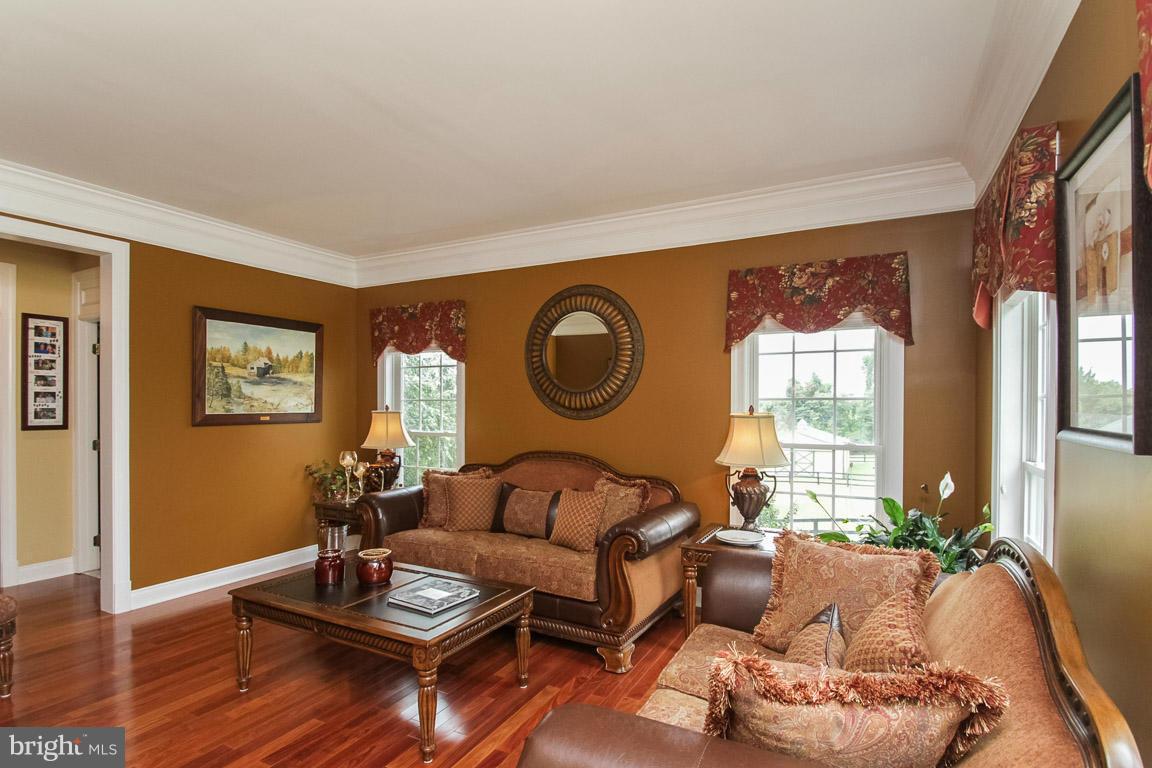 WATERLOO FARMS - Farm