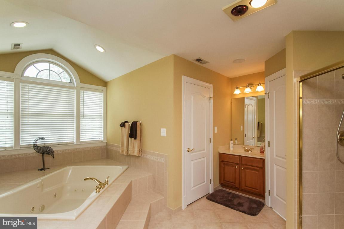 WATERLOO FARMS - Farm