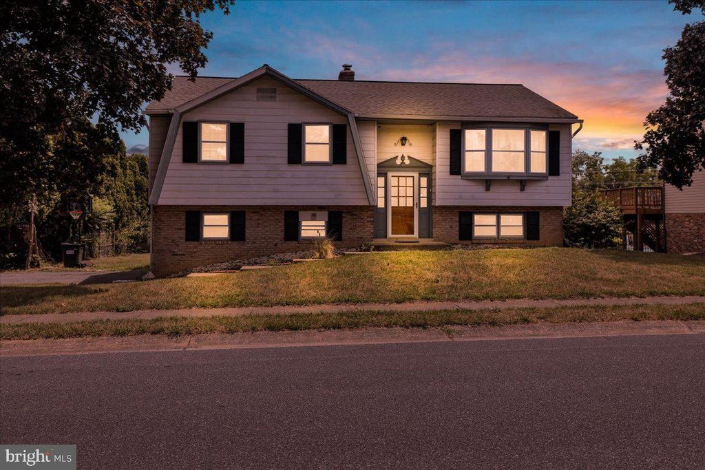 Photo of 2145 Georgetown Drive, Lancaster, PA 17601 (MLS # PALA2055334)