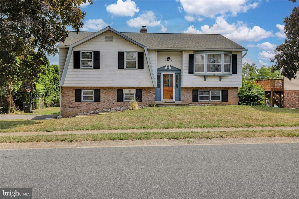 Photo of 2145 Georgetown Drive, Lancaster, PA 17601 (MLS # PALA2055334)