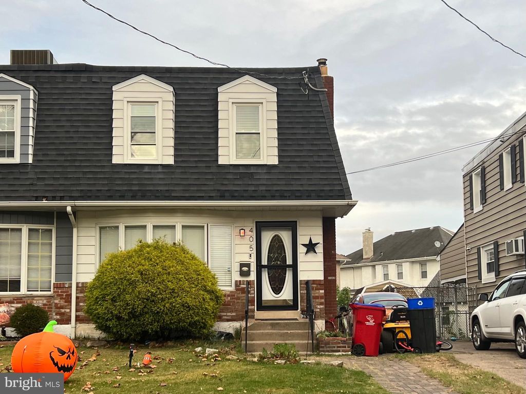 Photo of 405 West Circle, BRISTOL, PA 19007 (MLS # PABU2108726)