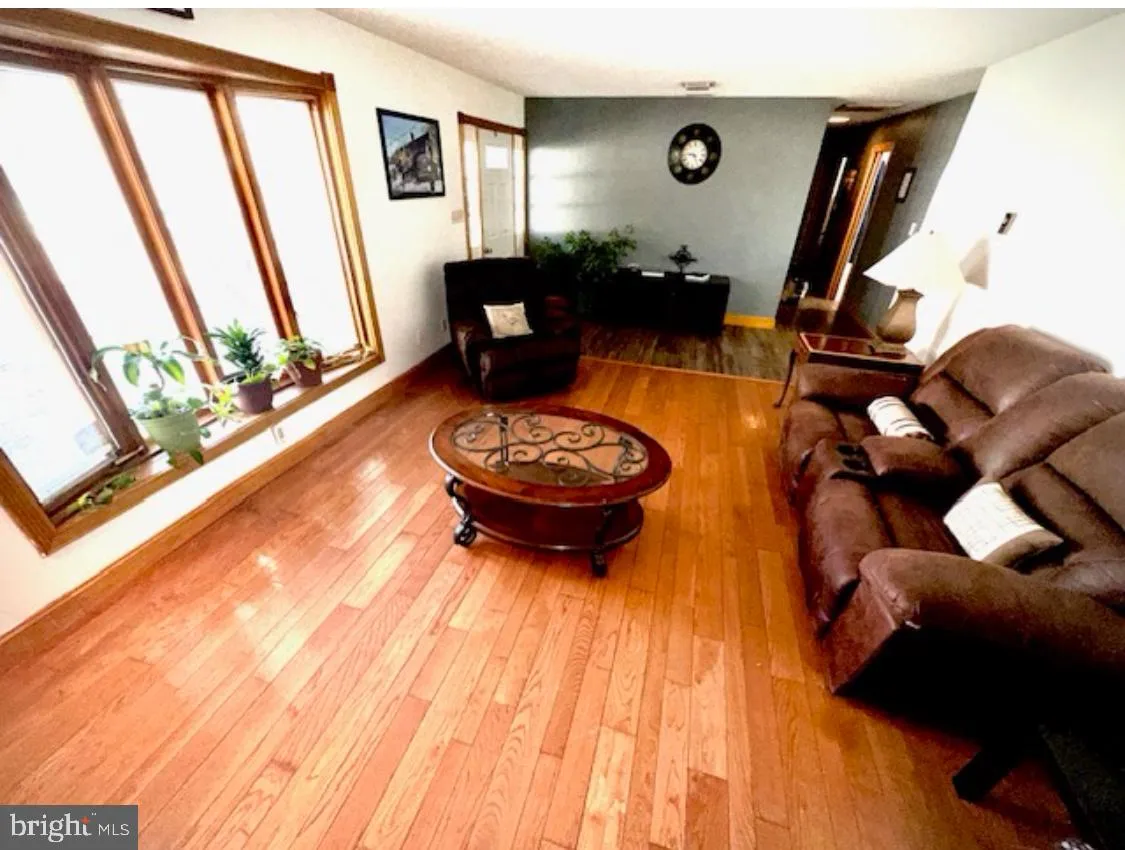 Winchester, Virginia 22602, United States, 3 Bedrooms Bedrooms, ,2 BathroomsBathrooms,Residential,Coming Soon,95118