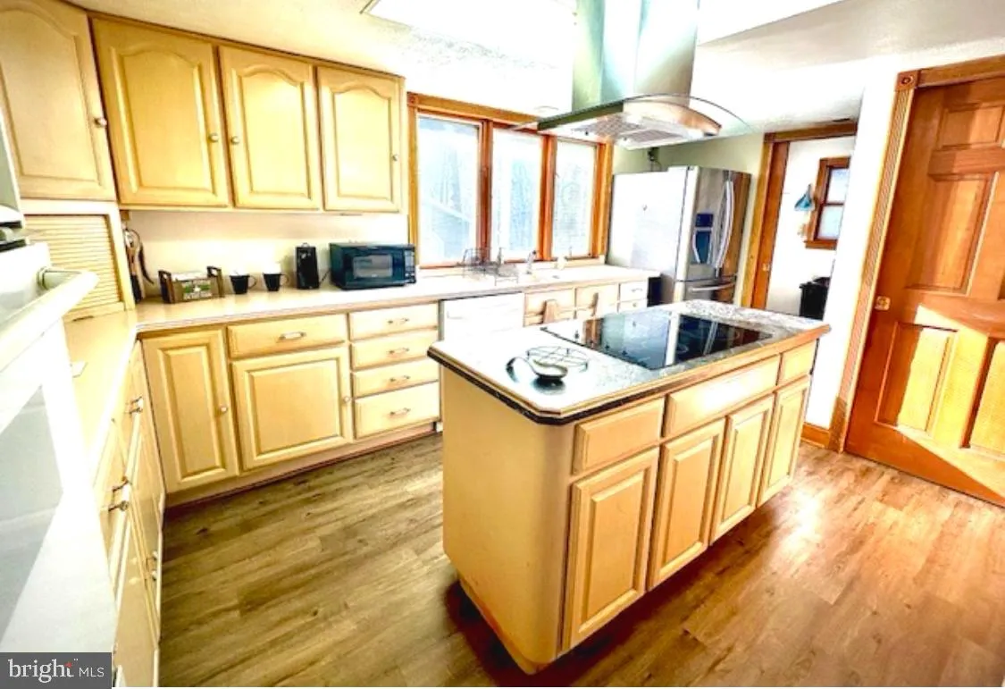 Winchester, Virginia 22602, United States, 3 Bedrooms Bedrooms, ,2 BathroomsBathrooms,Residential,Coming Soon,95118