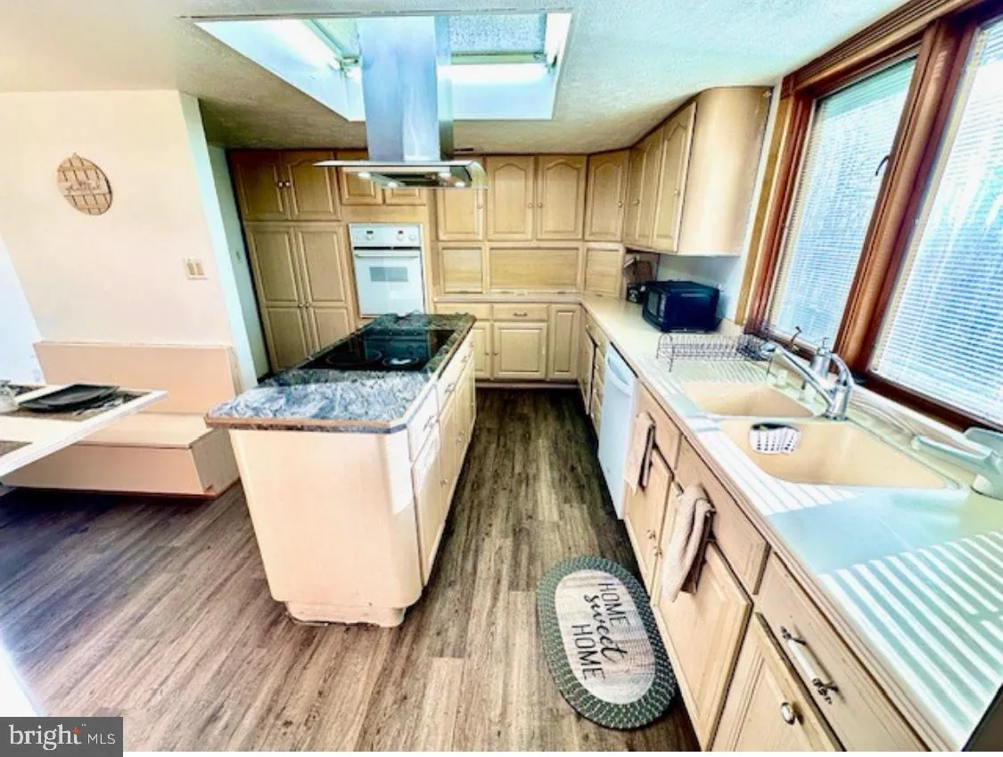 Winchester, Virginia 22602, United States, 3 Bedrooms Bedrooms, ,2 BathroomsBathrooms,Residential,Coming Soon,95118