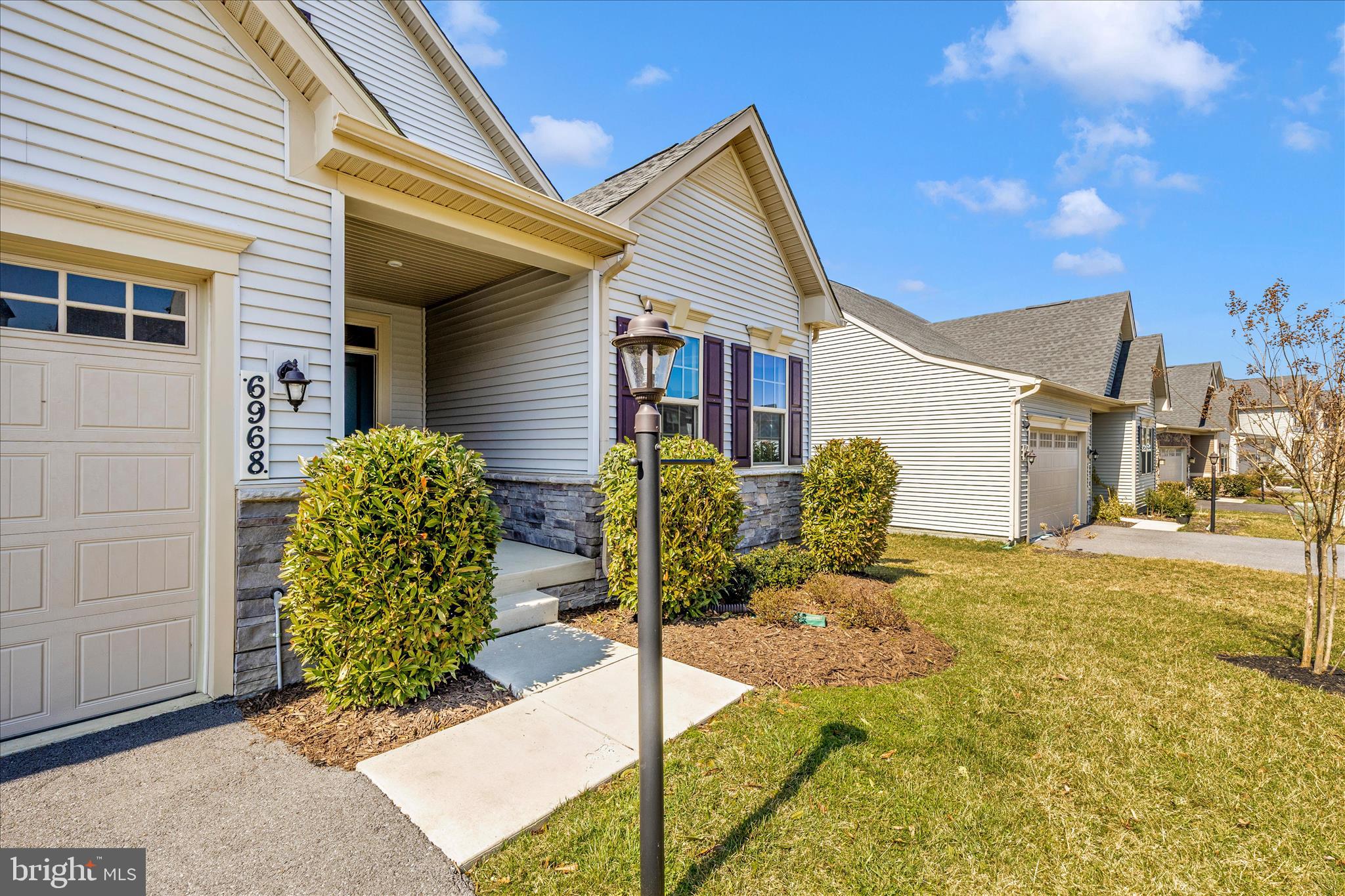 LAKE LINGANORE - Residential