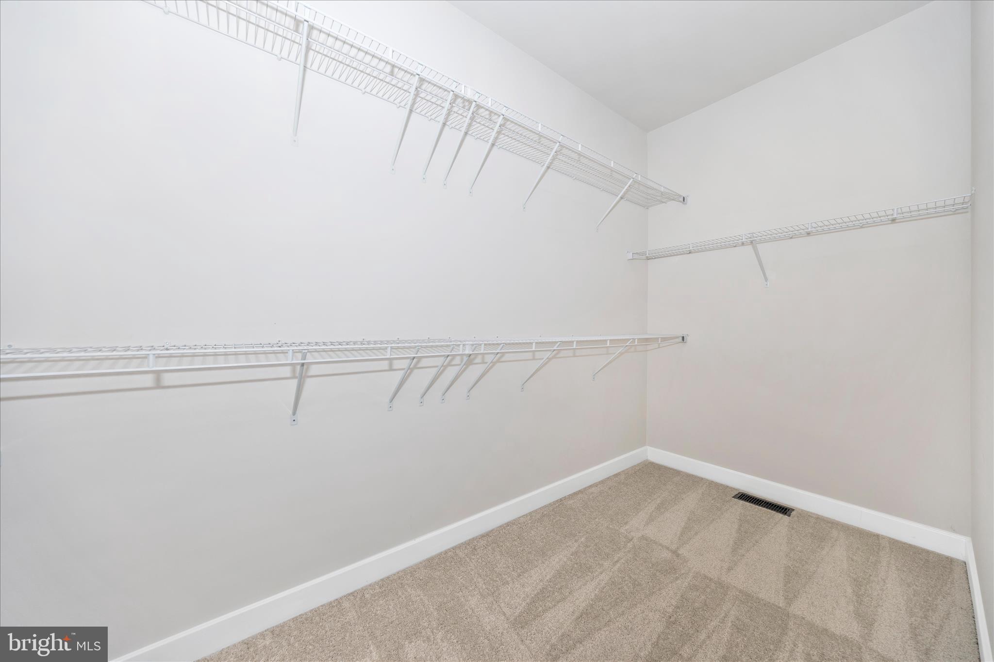 LAKE LINGANORE - Residential