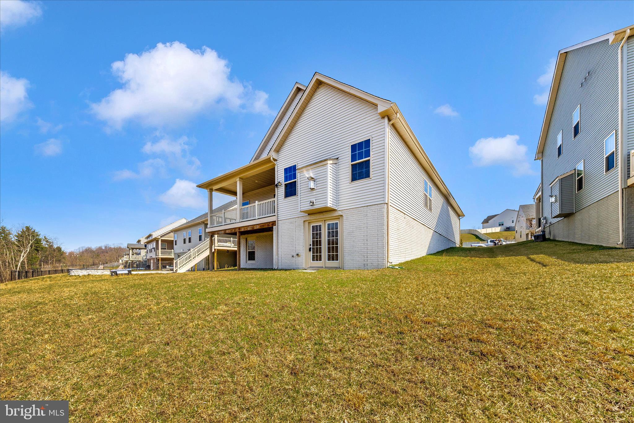 LAKE LINGANORE - Residential