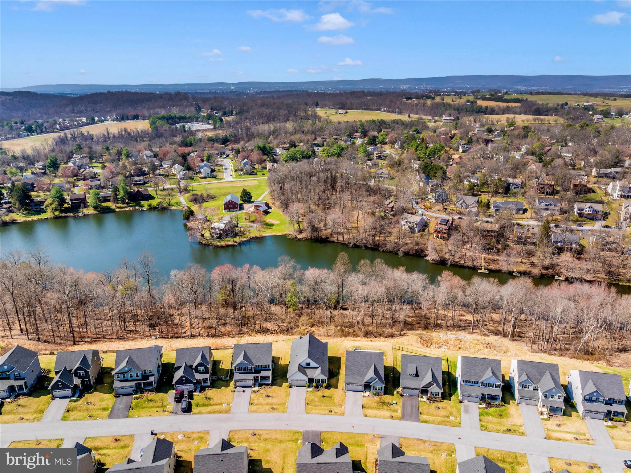 LAKE LINGANORE - Residential