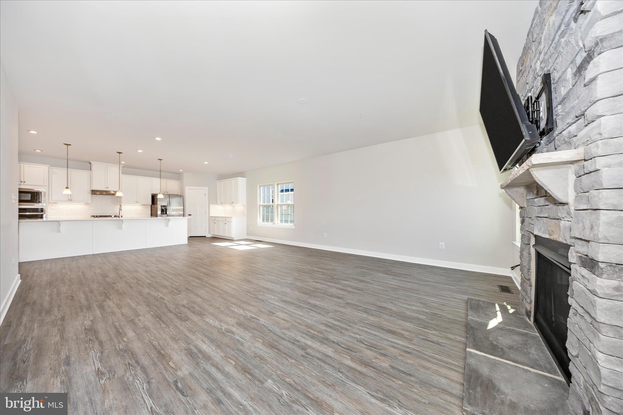 LAKE LINGANORE - Residential