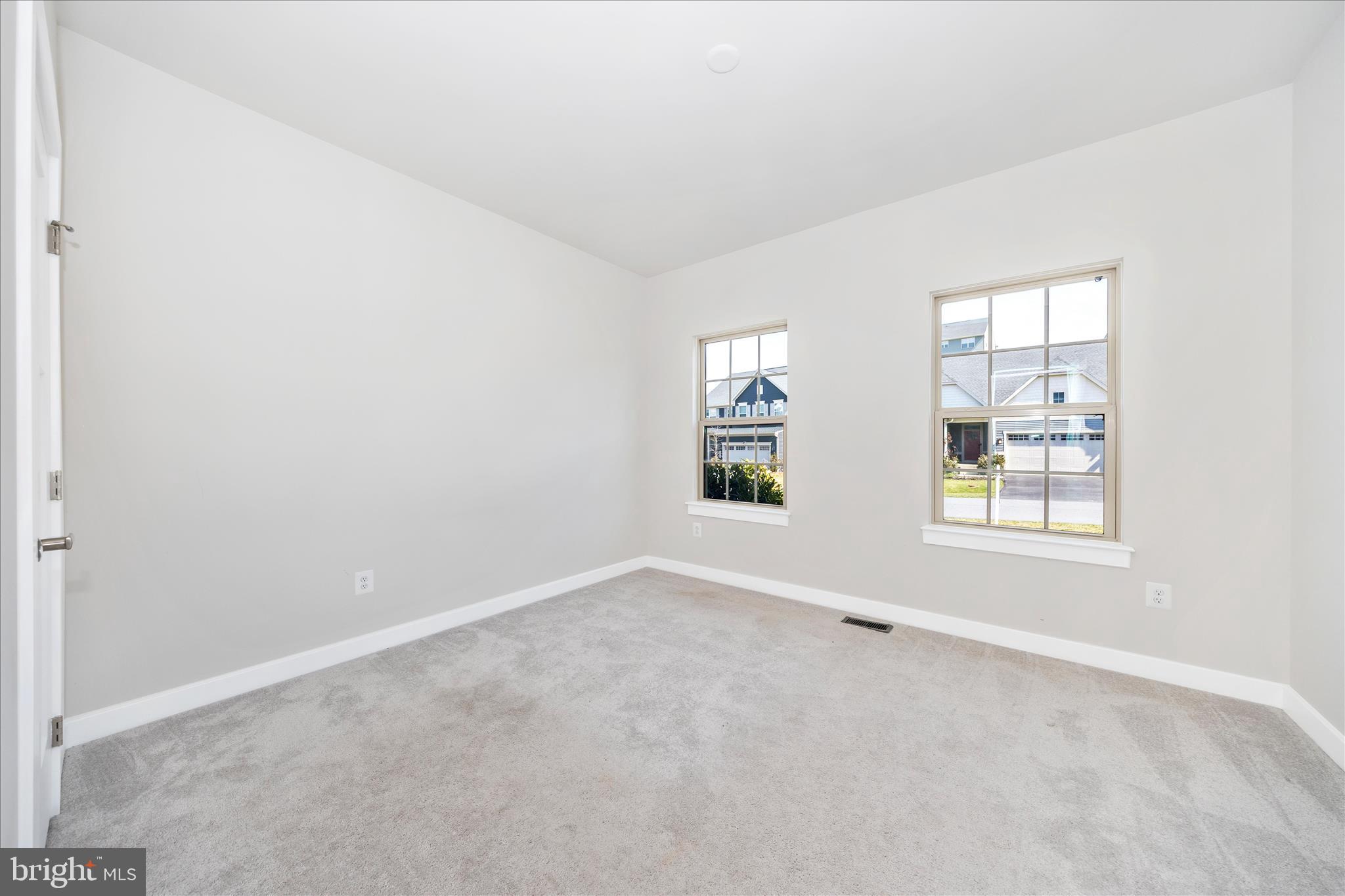 LAKE LINGANORE - Residential