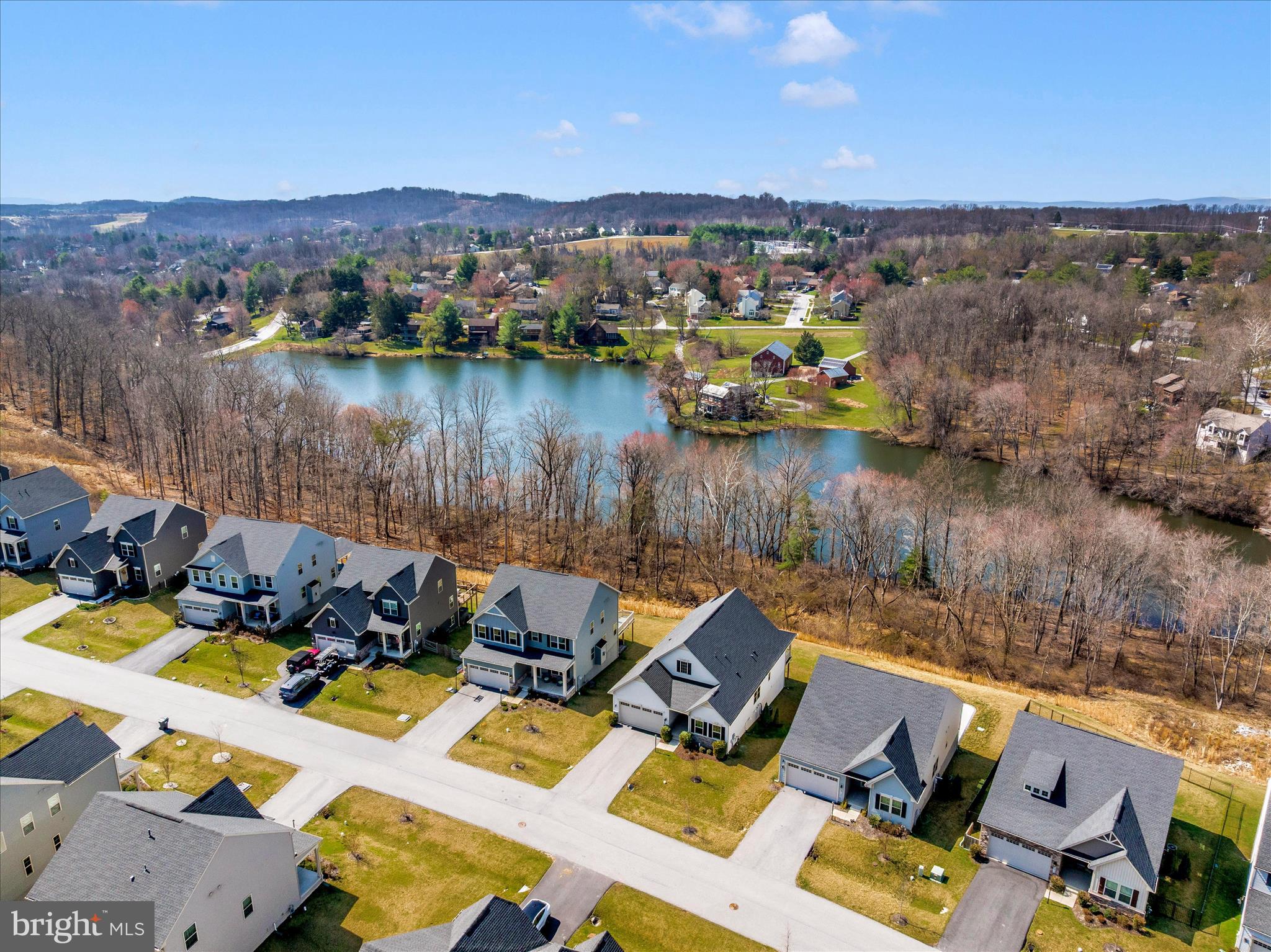 LAKE LINGANORE - Residential